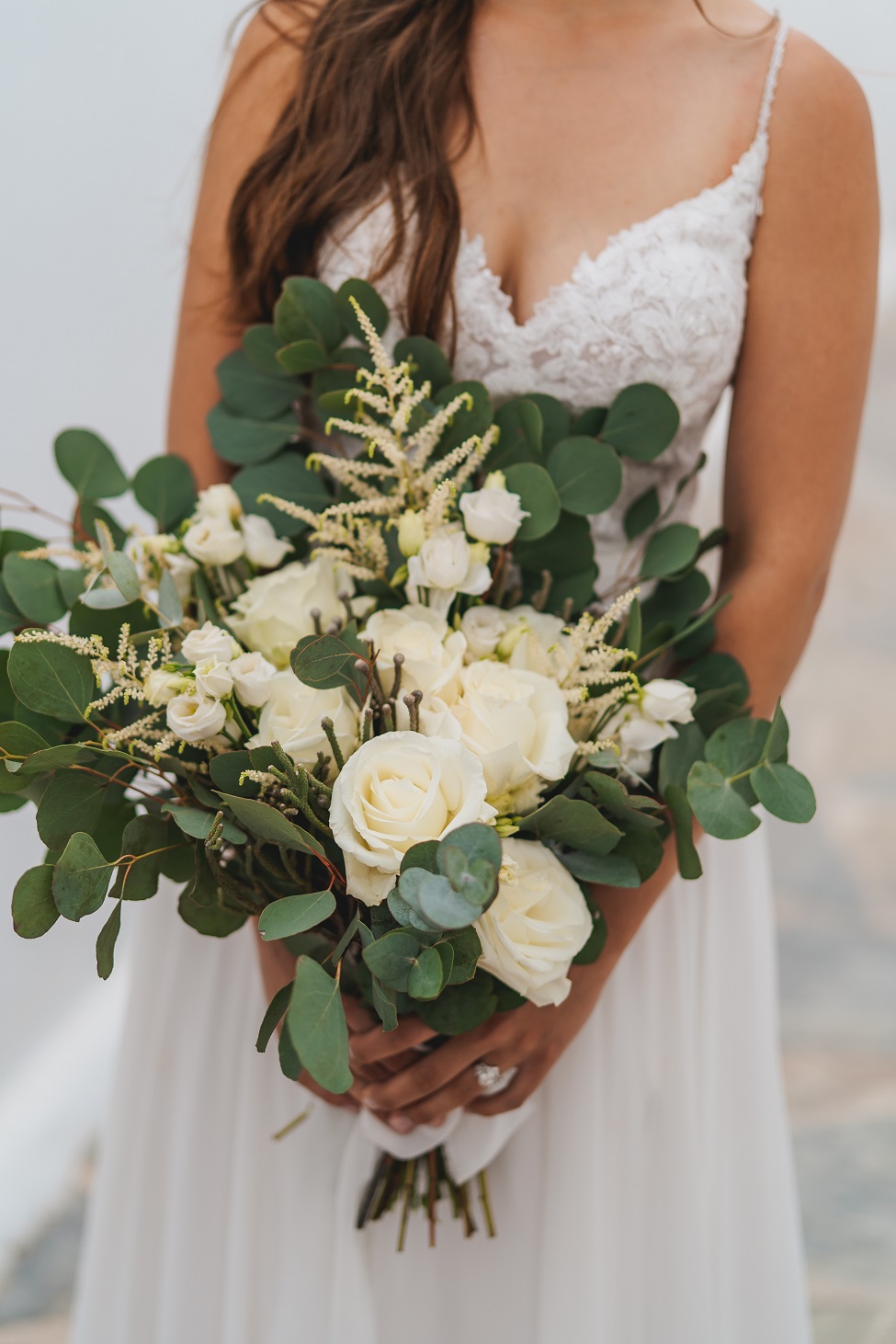 bouquets-elopement-wedding-in-santorini-greece